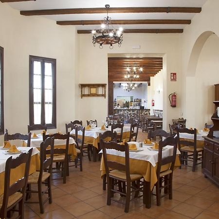 Hotel Puerta De La Sierra Пуерто Серано Екстериор снимка