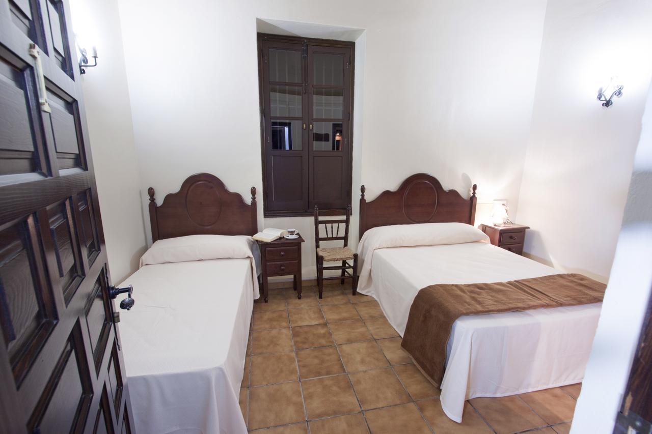 Hotel Puerta De La Sierra Пуерто Серано Екстериор снимка