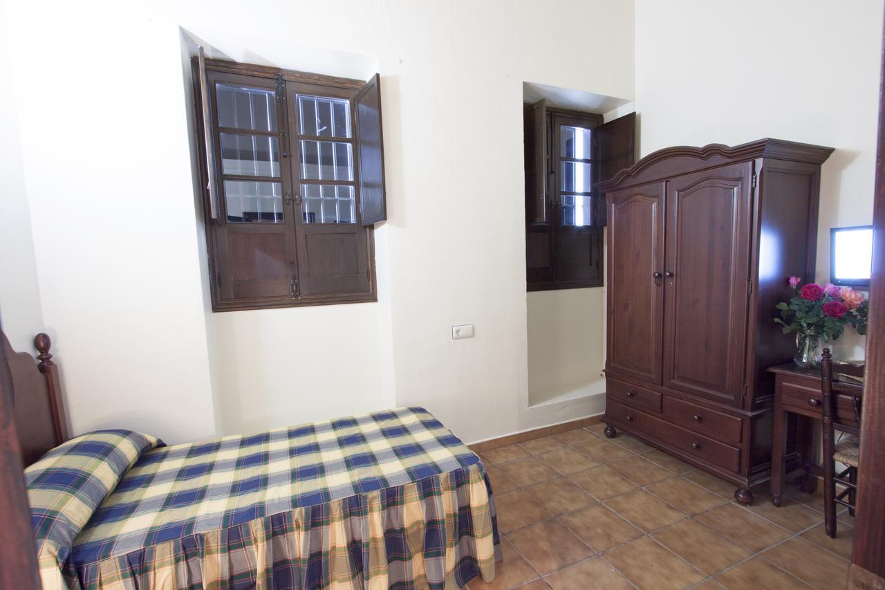 Hotel Puerta De La Sierra Пуерто Серано Екстериор снимка
